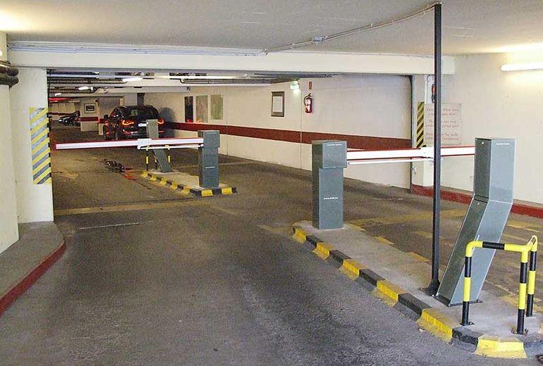 Érintés, és készpénz mentes rendszám felismerő parkolás már Budapesten is.